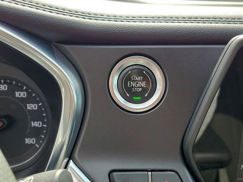 Used 2022 Chevrolet Blazer LT FWD image 12