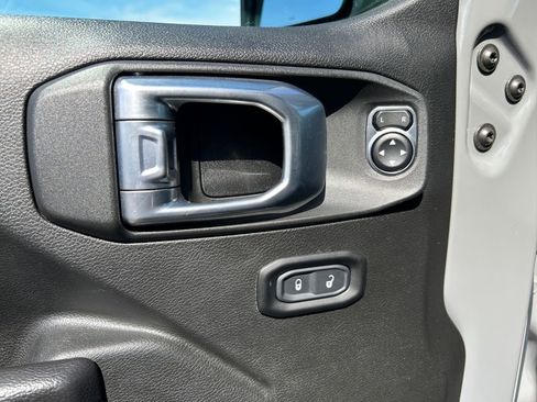 Used 2022 Jeep Wrangler Unlimited Sport AWD/4WD image 24