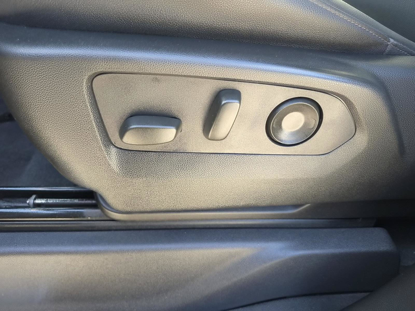 Used 2024 Chevrolet Silverado 2500 LTZ AWD/4WD image 22