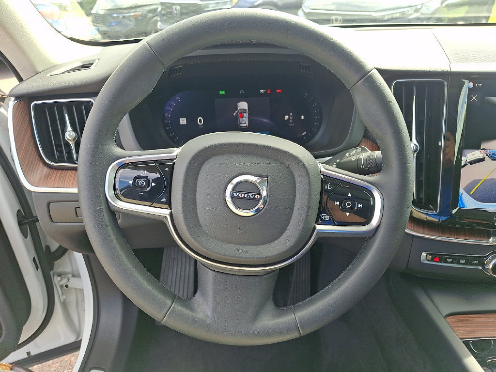 Used 2024 Volvo XC60 B5 Plus w/ Protection Package Premier AWD/4WD image 19