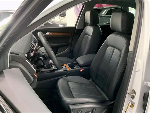 Certified 2023 Audi Q5 2.0T Premium w/ Convenience Package image 10