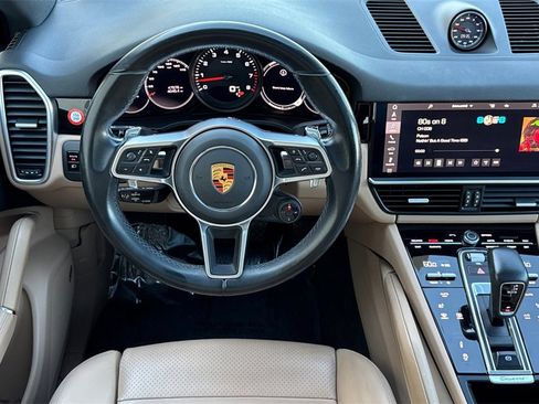 Used 2021 Porsche Cayenne Coupe image 17