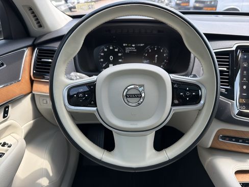 Used 2022 Volvo XC90 T6 Momentum w/ Advanced Package AWD/4WD image 17