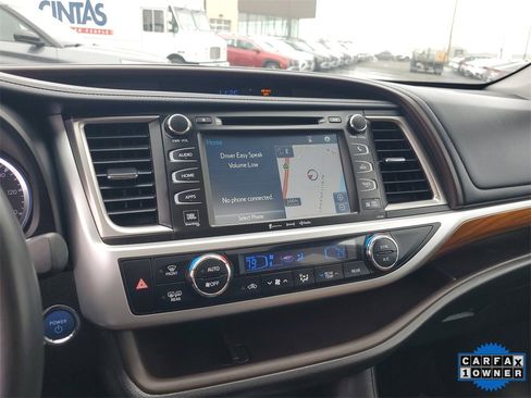 Used 2017 Toyota Highlander Limited image 30