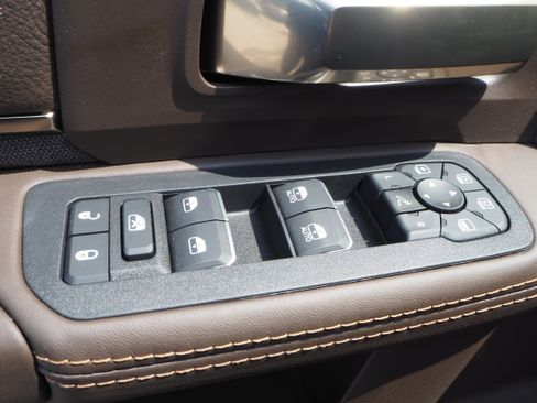 New 2025 RAM 2500 Limited image 31