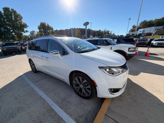 Used 2017 Chrysler Pacifica Limited FWD image 12