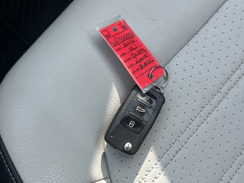 Used 2015 Volkswagen Jetta Sport FWD image 33