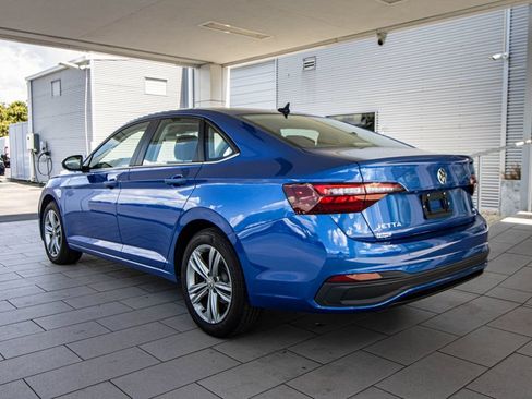 Used 2024 Volkswagen Jetta SE w/ Panoramic Sunroof Package FWD image 14