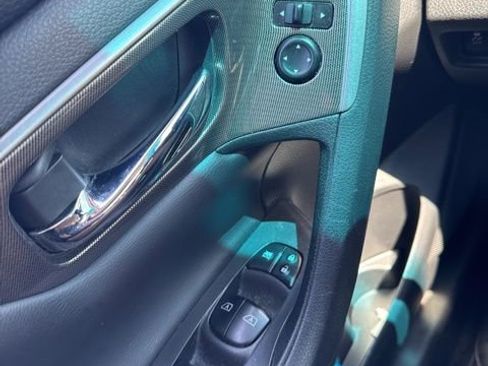 Used 2015 Nissan Altima 3.5 SL FWD image 29