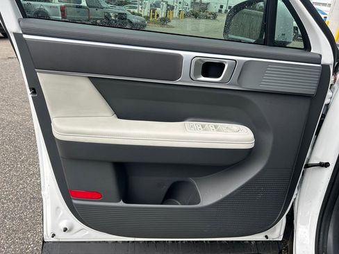 Used 2025 Hyundai Santa Fe SEL image 9