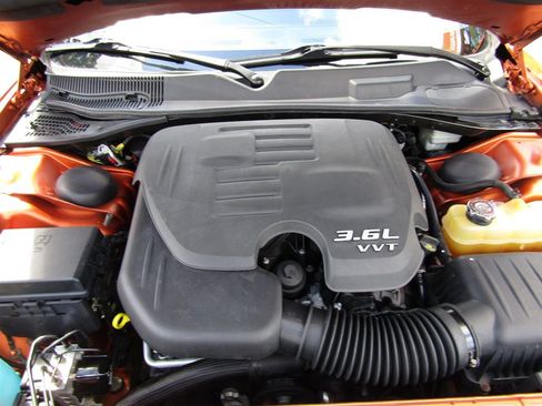 Used 2011 Dodge Challenger RWD image 22