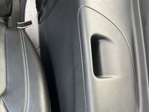 Used 2025 Chrysler Pacifica Select image 51