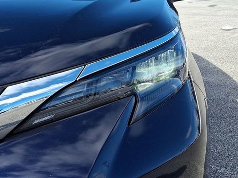 Used 2024 Toyota Sienna XLE w/ XLE Plus Package image 13