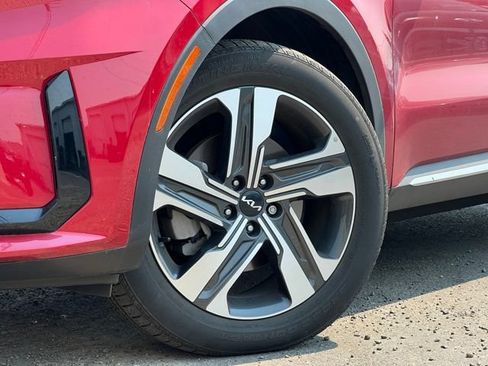 Certified 2023 Kia Sorento EX AWD/4WD image 2