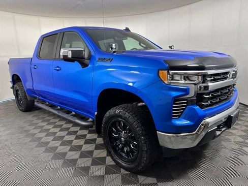 Used 2025 Chevrolet Silverado 1500 LT AWD/4WD image 1