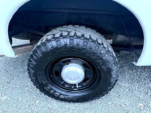 Used 2013 Ford F250 XL w/ Skid Plate Pkg image 38