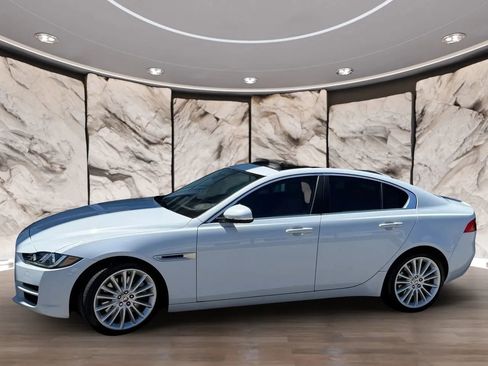 Used 2018 Jaguar XE Portfolio RWD image 9