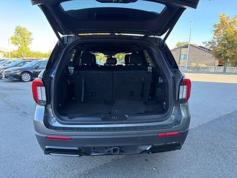 Used 2025 Ford Explorer ST-Line w/ ST-Line Street Pack AWD/4WD image 13
