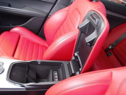 Used 2024 Alfa Romeo Stelvio Veloce image 29