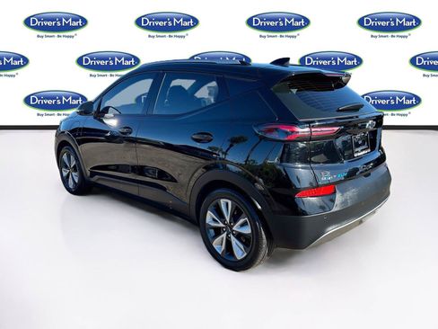 Used 2023 Chevrolet Bolt EUV LT w/ Convenience Package FWD image 5