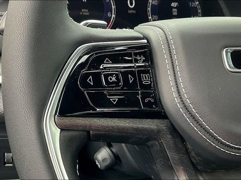 New 2025 Jeep Grand Cherokee Overland w/ Luxury Tech Group IV image 18