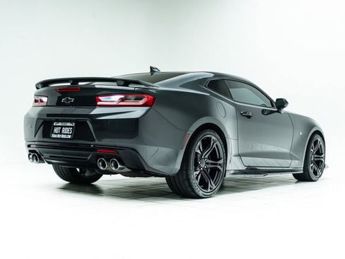 Used 2017 Chevrolet Camaro SS RWD image 12