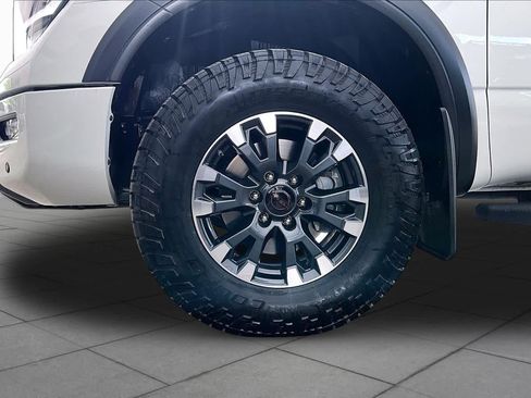 Used 2024 Nissan Titan PRO-4X w/ Pro-4x Convenience Package AWD/4WD image 11
