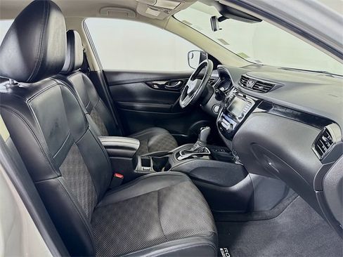 Certified 2022 Nissan Rogue Sport SV w/ Technology Package image 25