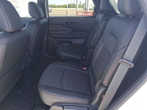 New 2026 Nissan Pathfinder Rock Creek w/ Rock Creek Premium Package AWD/4WD image 32