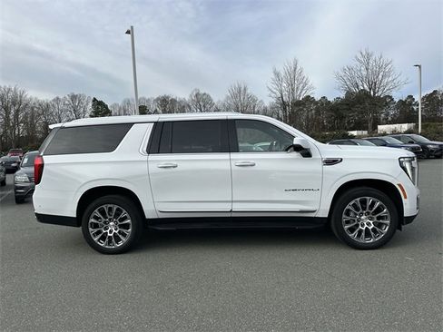 Used 2025 GMC Yukon XL Denali image 6