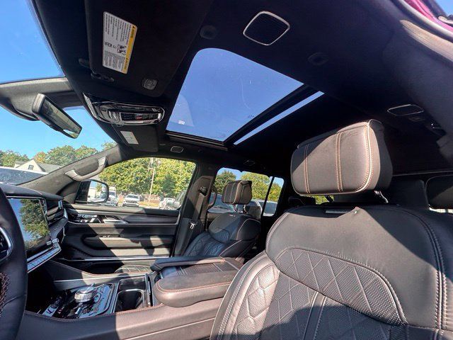 Used 2025 Jeep Grand Wagoneer Series III w/ Rear Seat Video Group 1 AWD/4WD image 22
