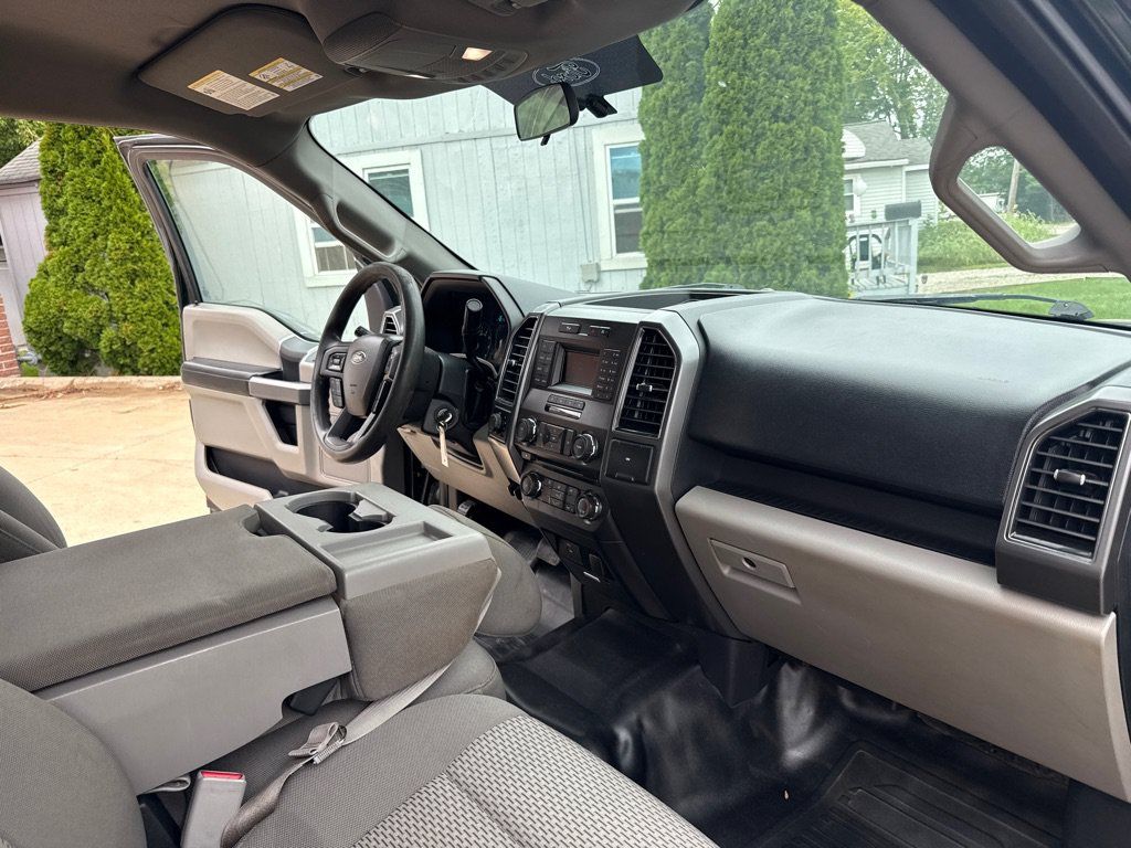Used 2017 Ford F150 XLT AWD/4WD image 12