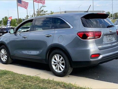 Used 2019 Kia Sorento L FWD image 2