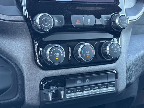 New 2026 RAM 5500 Tradesman w/ Chrome Appearance Group AWD/4WD image 18