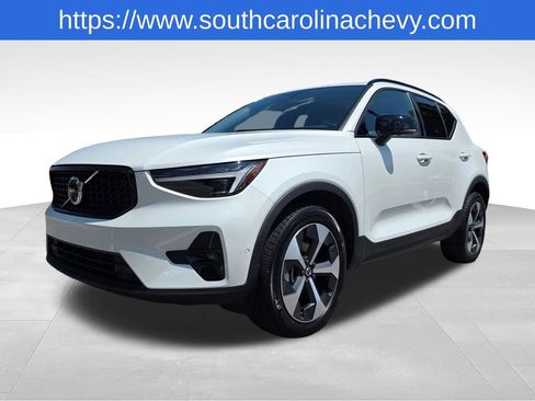 Used 2026 Volvo XC40 B5 Plus AWD/4WD image 35