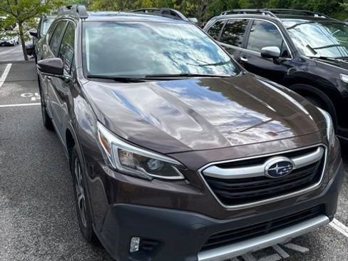 Used 2022 Subaru Outback Limited AWD/4WD image 1