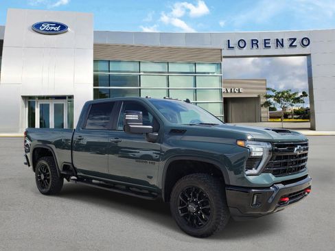Used 2025 Chevrolet Silverado 2500 LT w/ Trail Boss Package AWD/4WD image 3