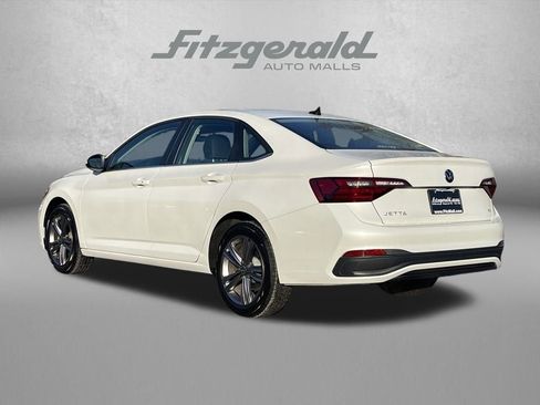 Used 2022 Volkswagen Jetta SE image 8