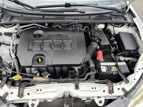 Used 2016 Toyota Corolla LE FWD image 12