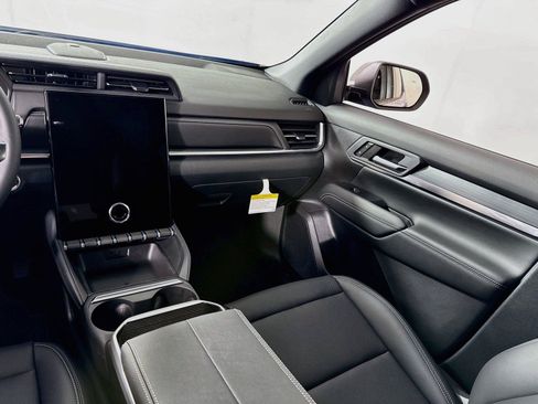 New 2027 GMC Terrain Elevation w/ Elevation Premium Package AWD/4WD image 16