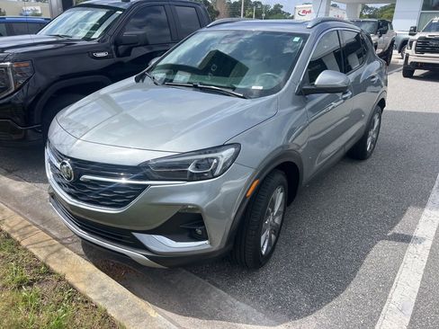 Used 2023 Buick Encore GX Essence w/ Experience Buick Package image 2