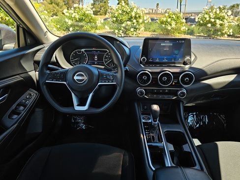 Used 2025 Nissan Sentra SV FWD image 20