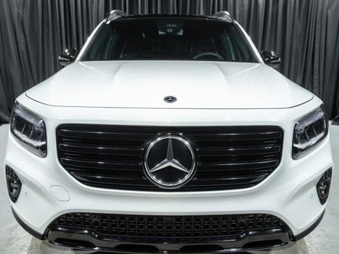 Used 2026 Mercedes-Benz GLB 250 image 2