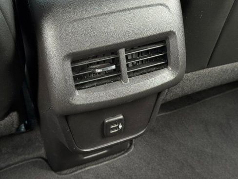 Used 2024 Chevrolet Equinox RS FWD image 31