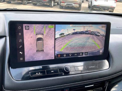 Used 2025 Nissan Rogue SL w/ Tech Package image 27