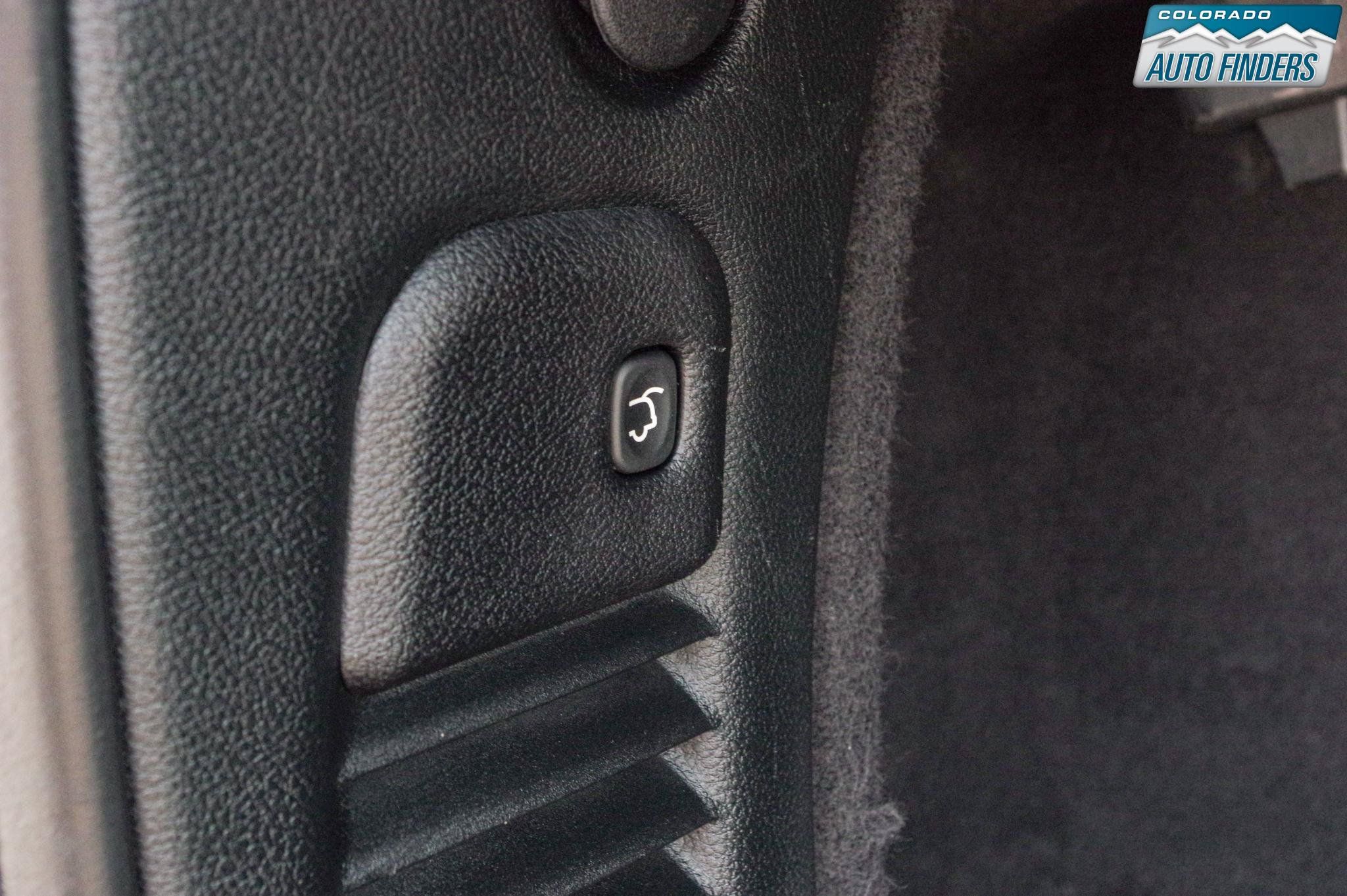 Used 2019 Dodge Durango R/T w/ Technology Group AWD/4WD image 30