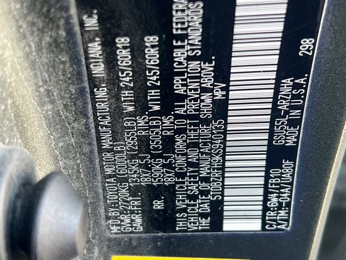 Used 2019 Toyota Highlander LE image 24