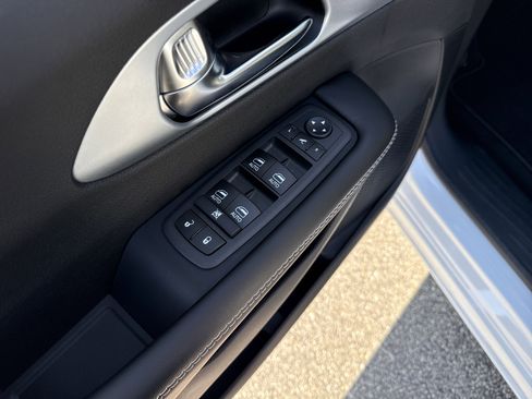 New 2026 Chrysler Pacifica Limited w/ S Appearance Package image 13