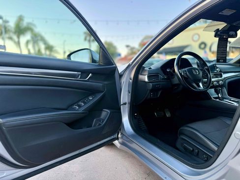 Used 2018 Honda Accord Sport image 14