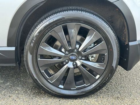 Used 2022 Subaru Ascent Onyx Edition image 9